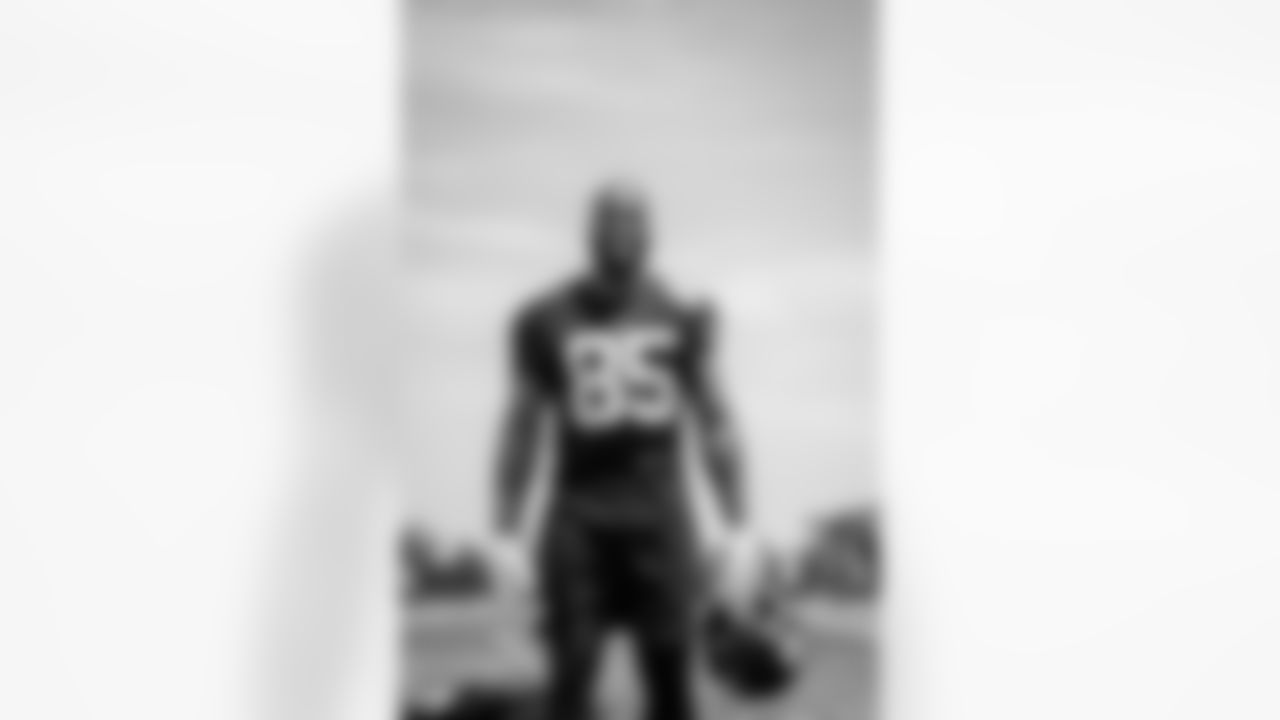 TE Chris Manhertz (85)